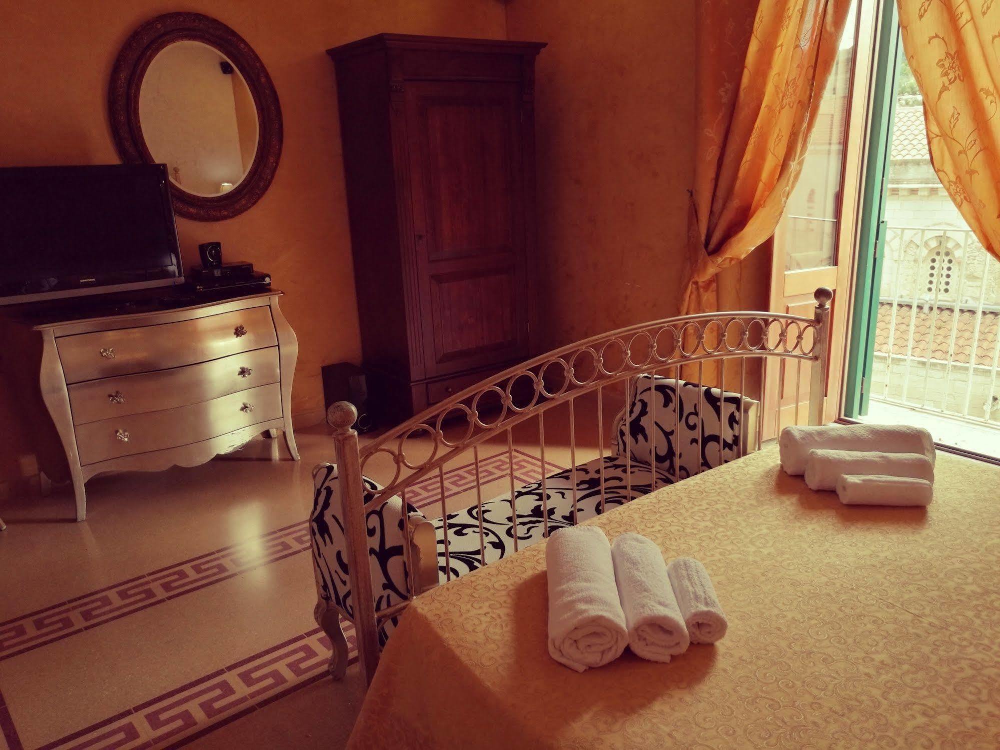 Residenza Il Duomo Bed & Breakfast Tropea Exterior photo