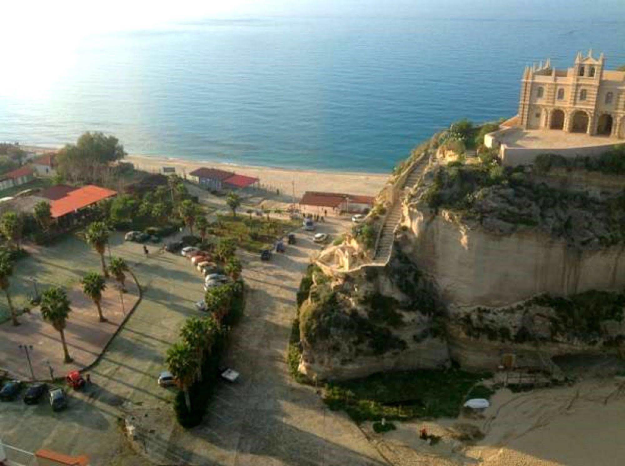 Residenza Il Duomo Bed & Breakfast Tropea Exterior photo