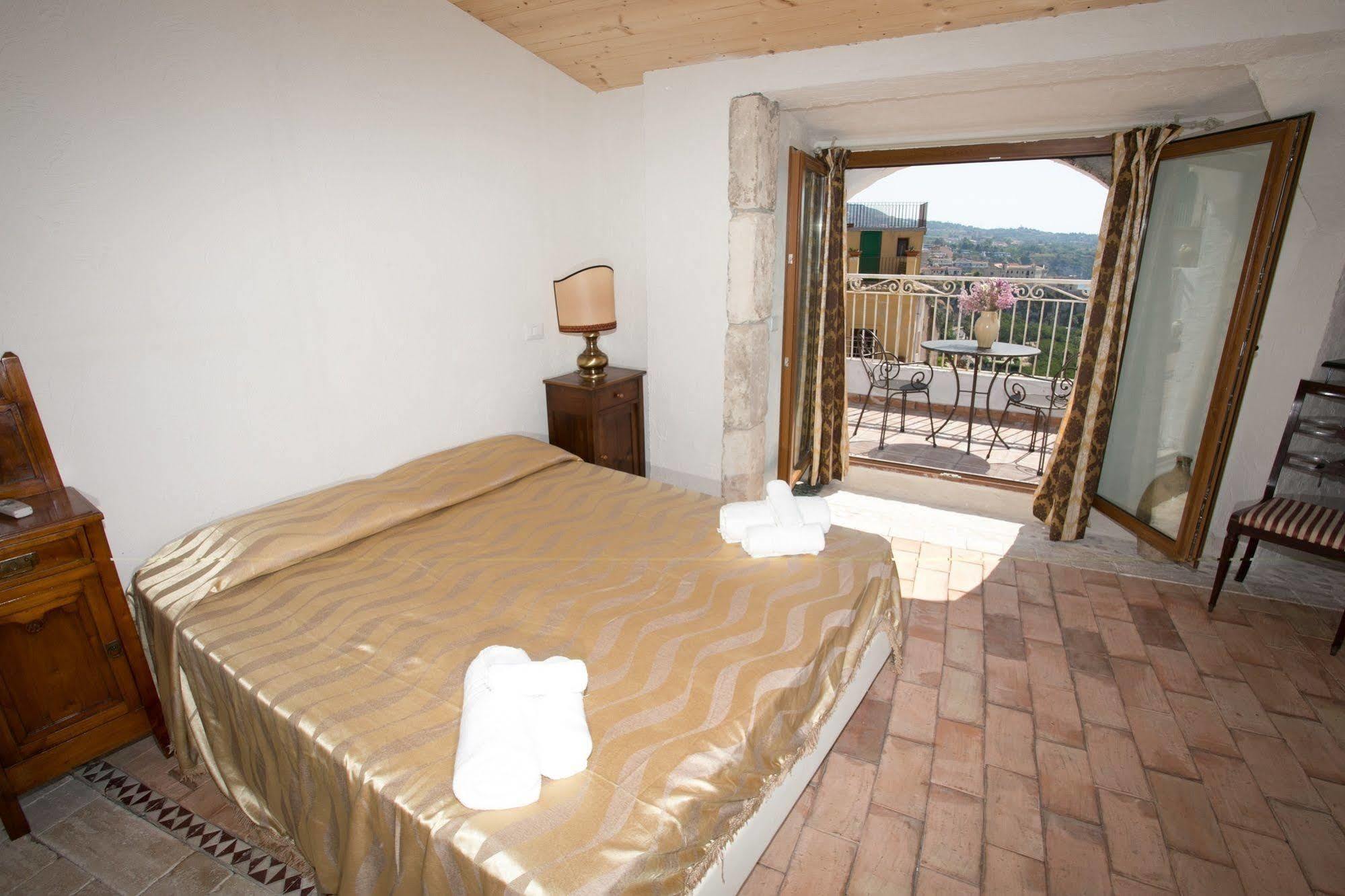 Residenza Il Duomo Bed & Breakfast Tropea Exterior photo