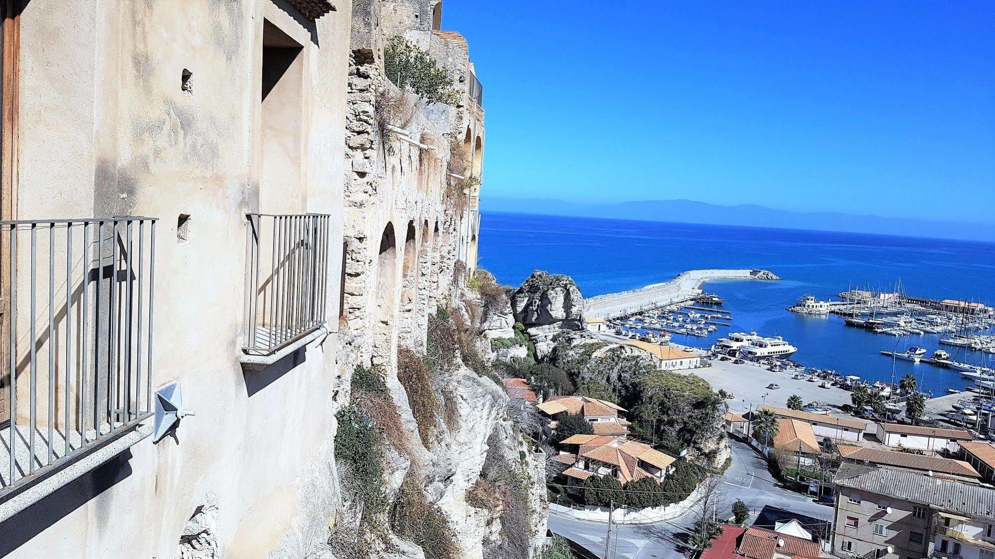 Residenza Il Duomo Bed & Breakfast Tropea Exterior photo